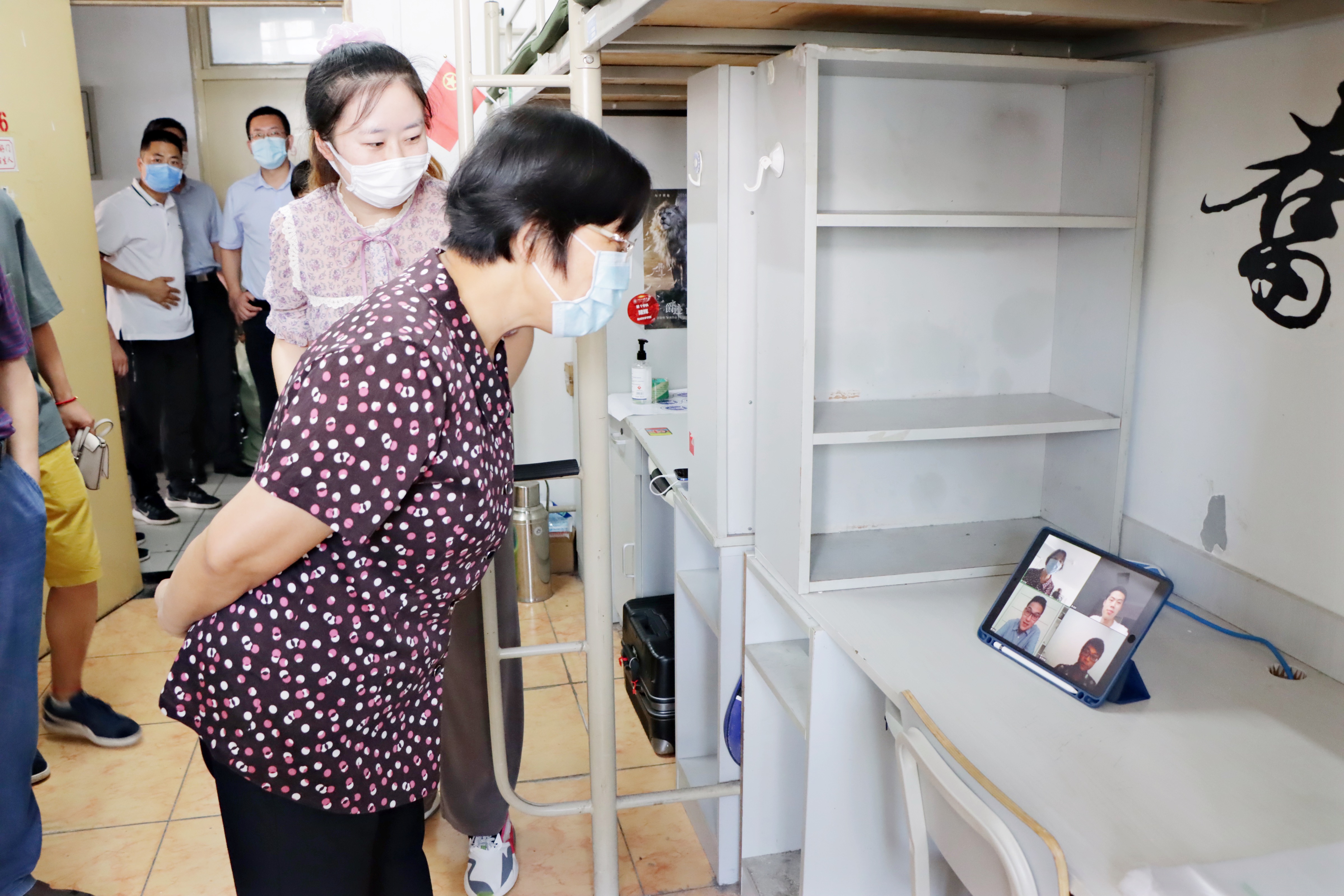 33fe01e3c44a427594b0f08495f6086a.jpg 33fe01e3c44a427594b0f08495f6086a.jpg