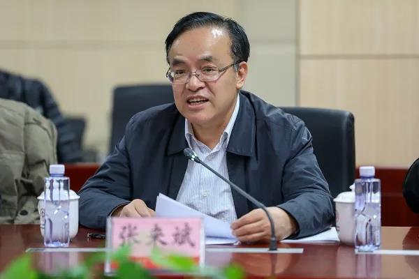 811aea7f05384759879c2a68f961d923.jpg 811aea7f05384759879c2a68f961d923.jpg