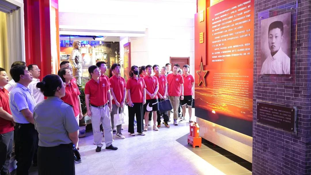 1aa690ae1b014798a363daaa856d1af6.jpg 1aa690ae1b014798a363daaa856d1af6.jpg