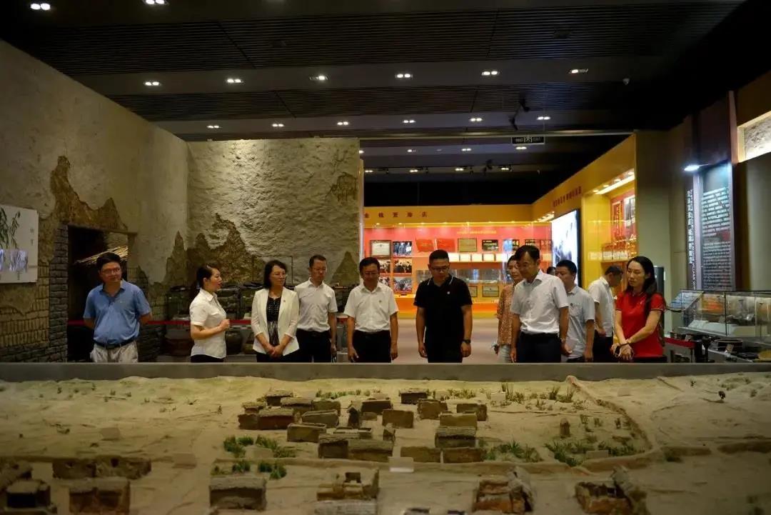 f9a2927e440a49a695a5e934f0a2e918.jpg f9a2927e440a49a695a5e934f0a2e918.jpg