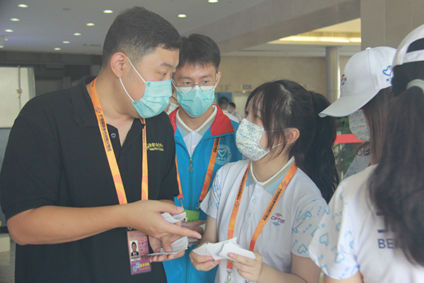 中石大志愿者岗前培训暨会场踏勘工作圆满完成,为服贸会保驾护航!-岗位讲解1.JPG