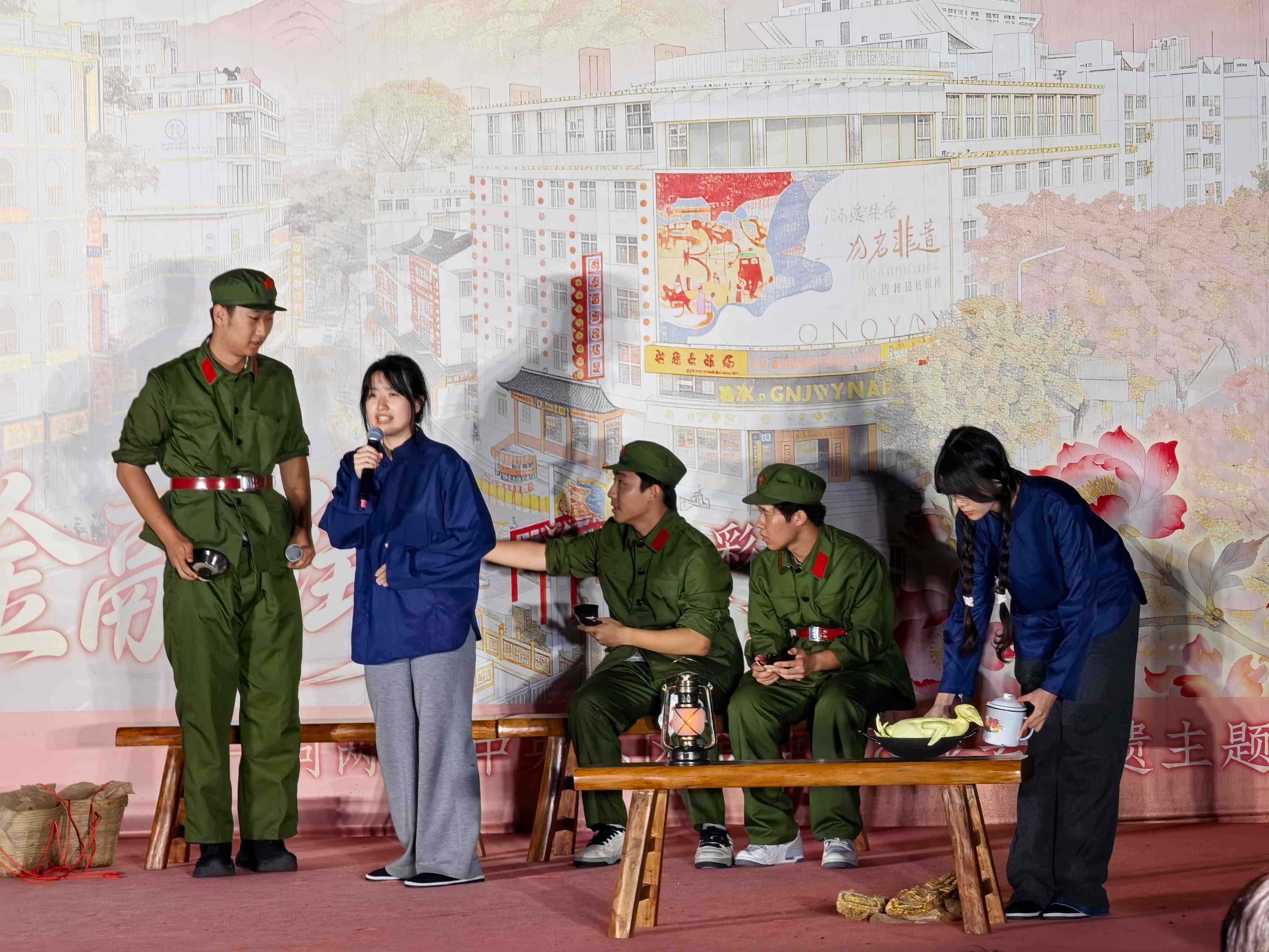图10 团队举办惠民演出.jpg