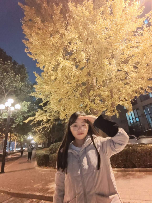邵冰雪 生活照.png 邵冰雪 生活照.png