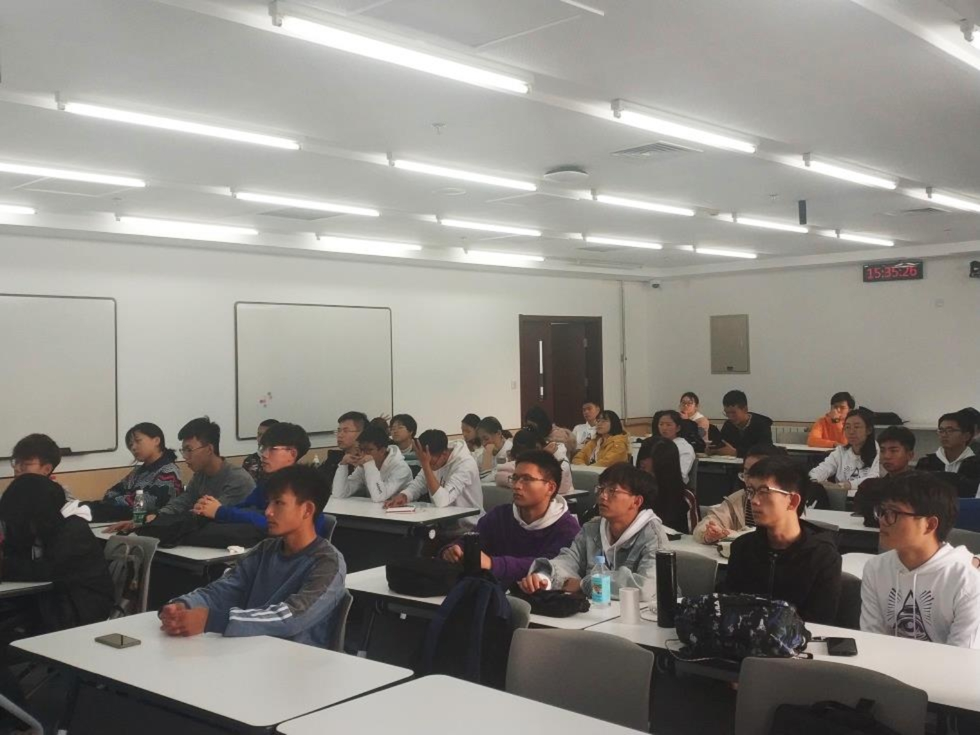 C:\Users\cxf\AppData\Local\Temp\WeChat Files\0904938804eb58d4c966a282063a92d.jpg