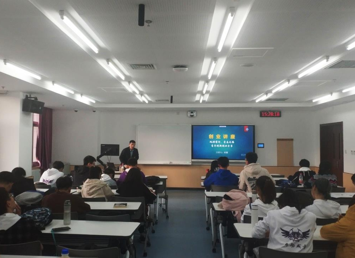 C:\Users\cxf\AppData\Local\Temp\WeChat Files\4d70584e8a453e259fe5b5eb37e433e.jpg