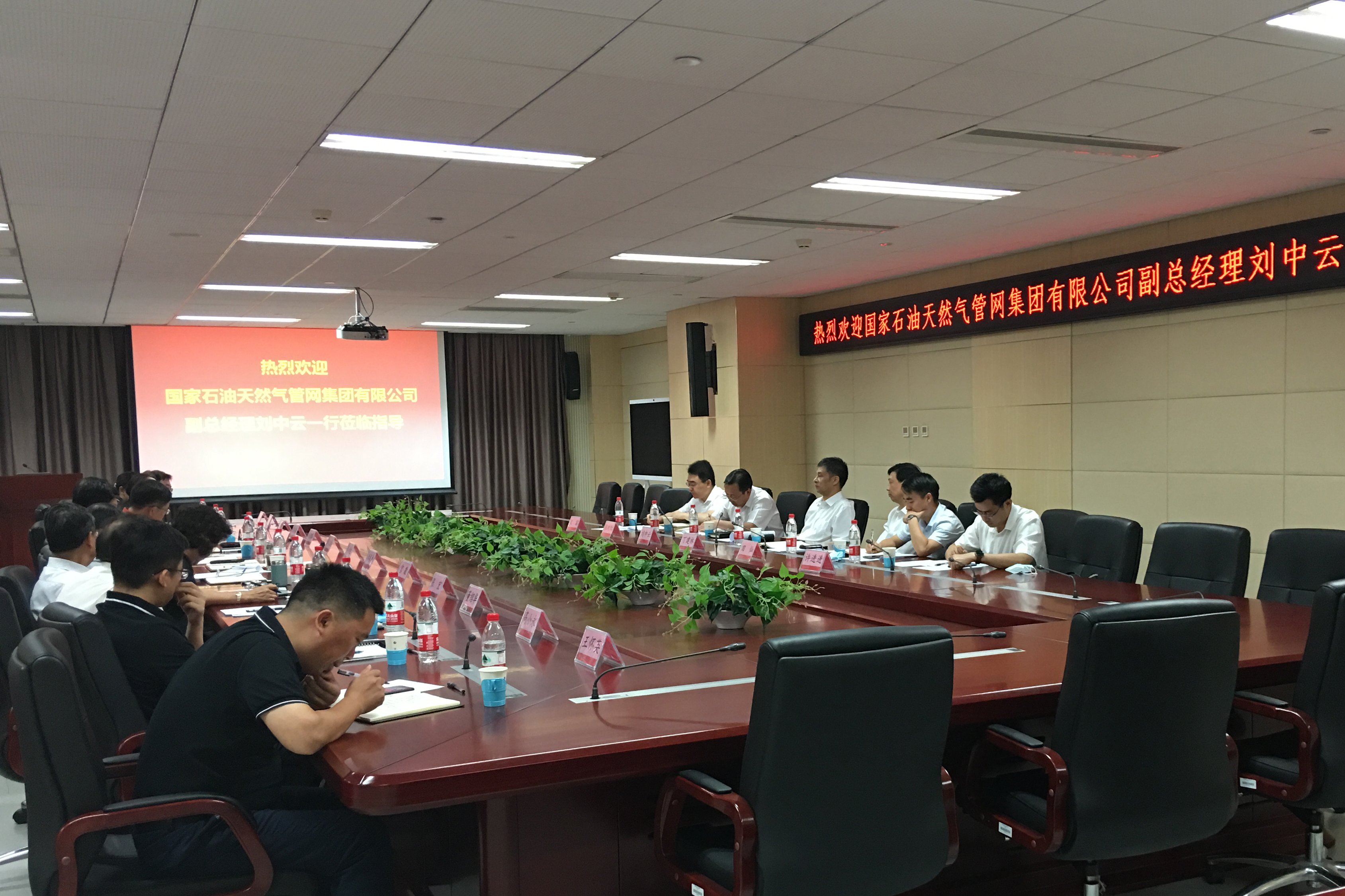 4c7840fa0ef74d3cb2bca2939766de65.jpg 4c7840fa0ef74d3cb2bca2939766de65.jpg