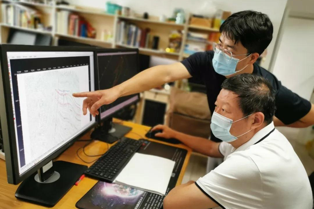 d48556aa591e4e06be15b5ba83a43e94.jpg d48556aa591e4e06be15b5ba83a43e94.jpg