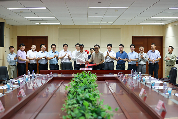 20200914_海油发展-中国石油大学（北京）海上风电工程技术联合研究中心签约暨揭牌仪式_孟禹豪摄 (4).jpg