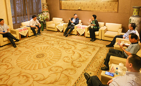 b3caab86181845e7a63c0b9ce4338892.jpg 0N7A9438.jpg