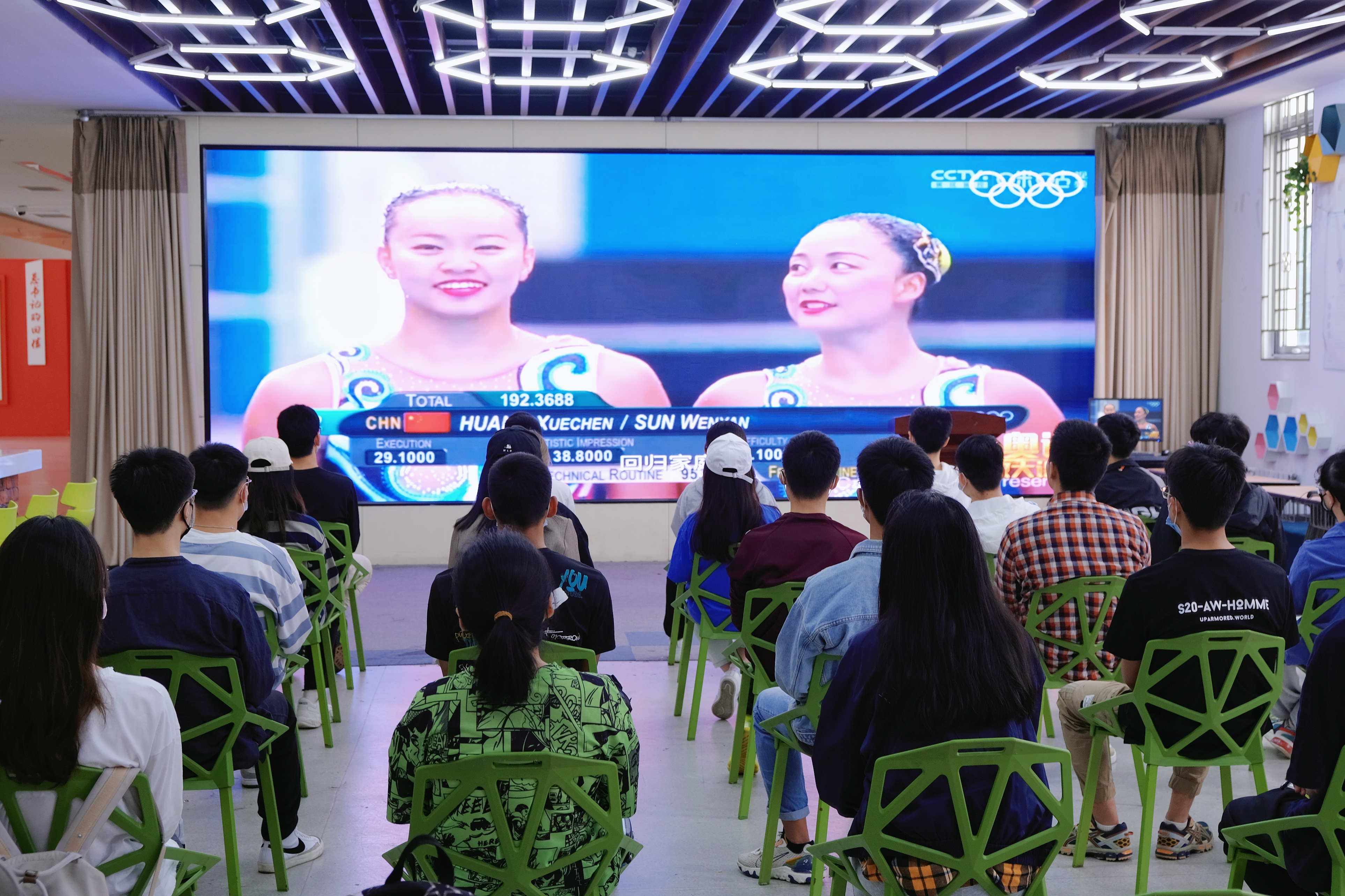 bff21cf5d5cc4bd6a866579f86a1933e.jpg bff21cf5d5cc4bd6a866579f86a1933e.jpg