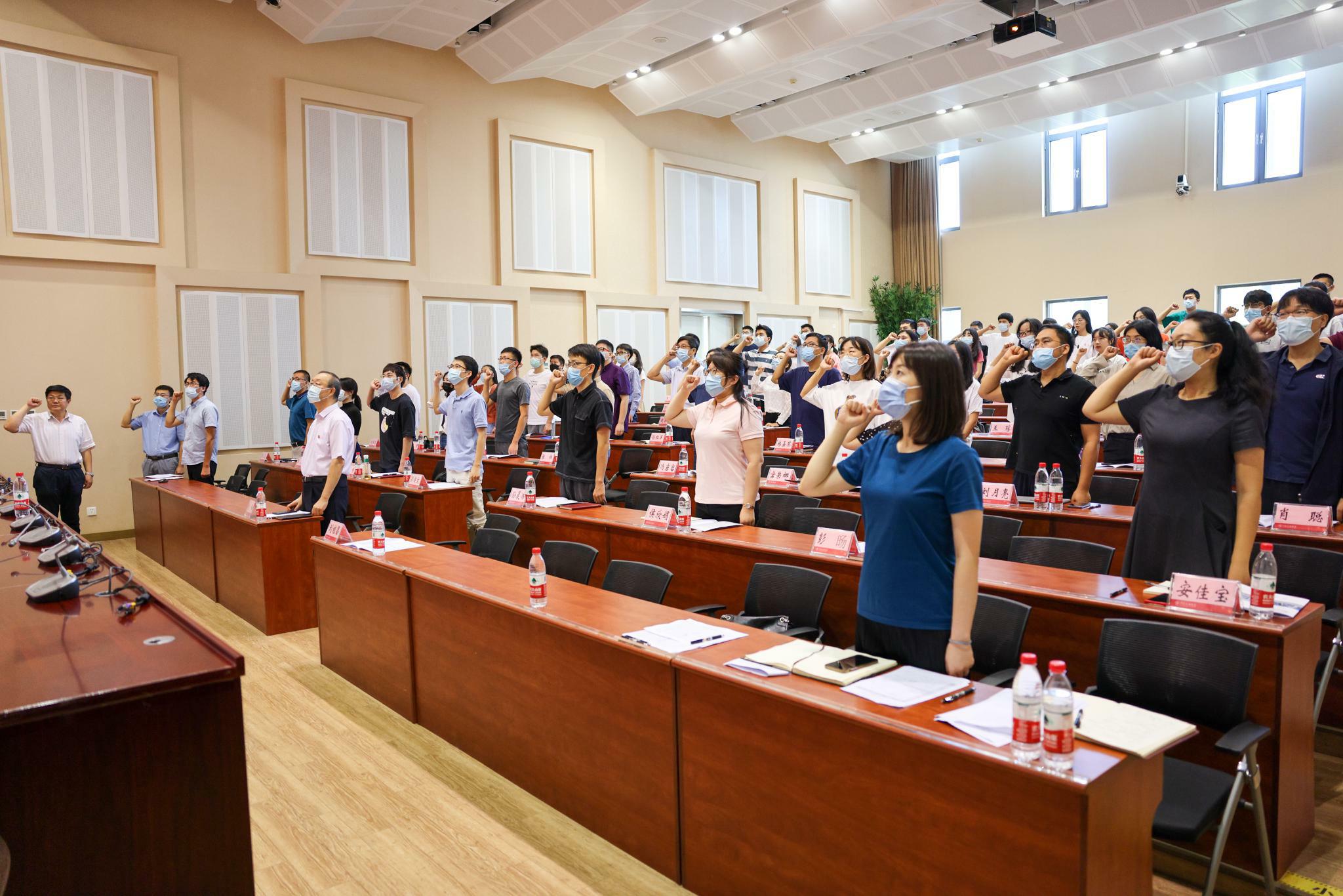 d34e0e25b0f04f1090c514e863da3507.jpg d34e0e25b0f04f1090c514e863da3507.jpg