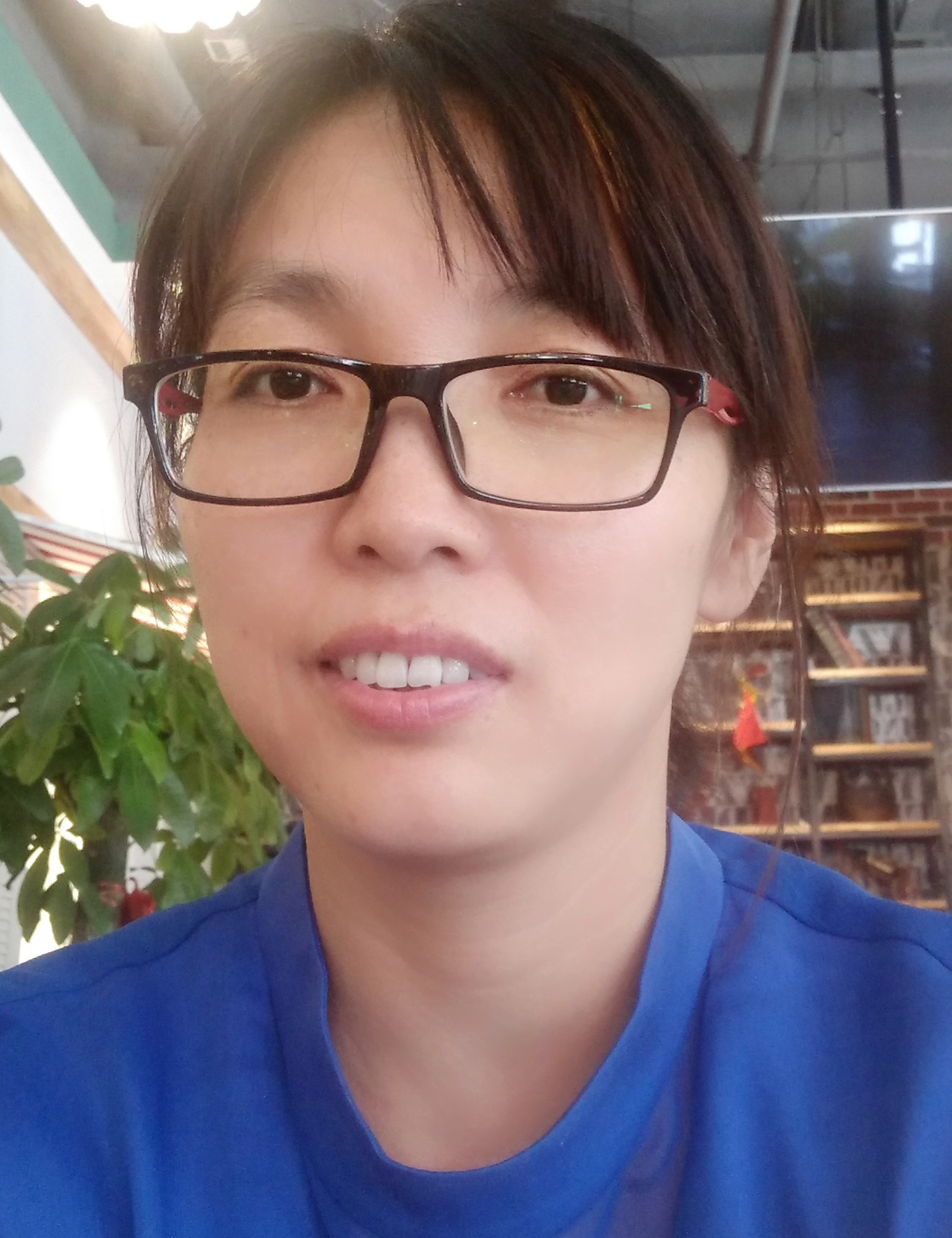 物理系 1 覃方丽.png